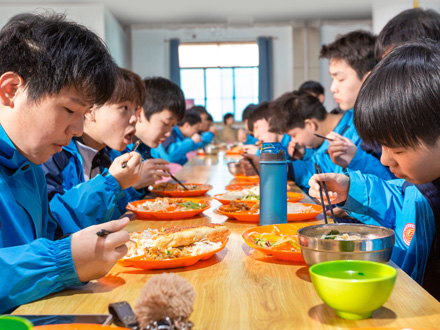 灞桥学生用餐